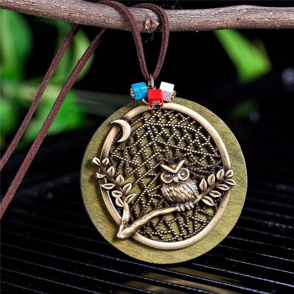 Vintage Wood Womens Long Owl Necklace and Pendant 